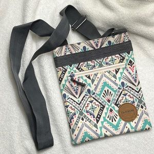 Dakine crossbody